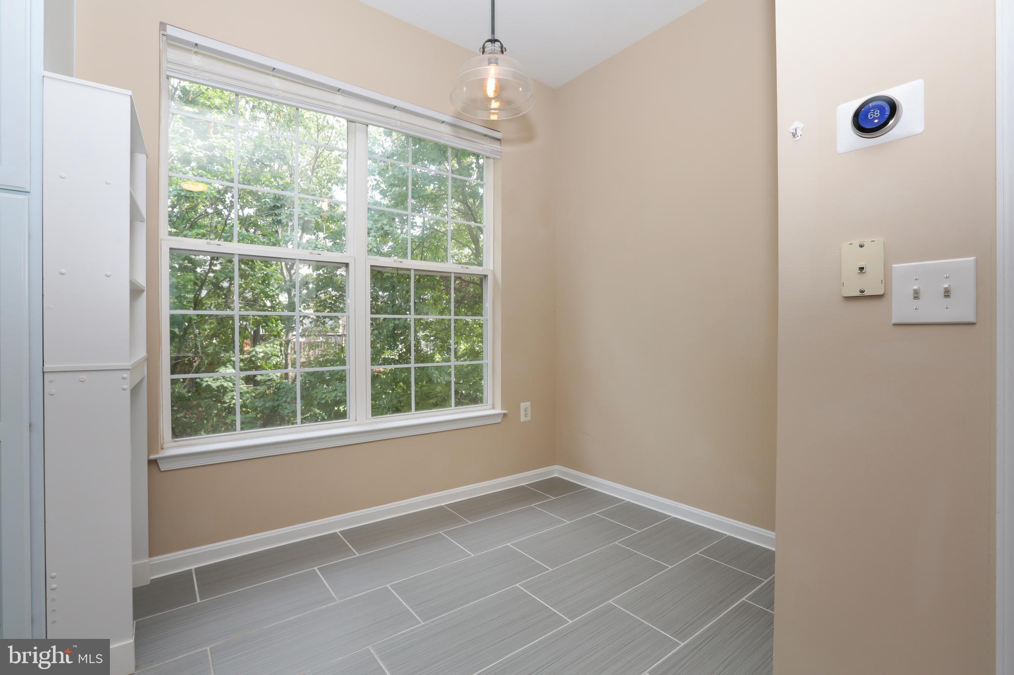 23098 Fontwell Sq