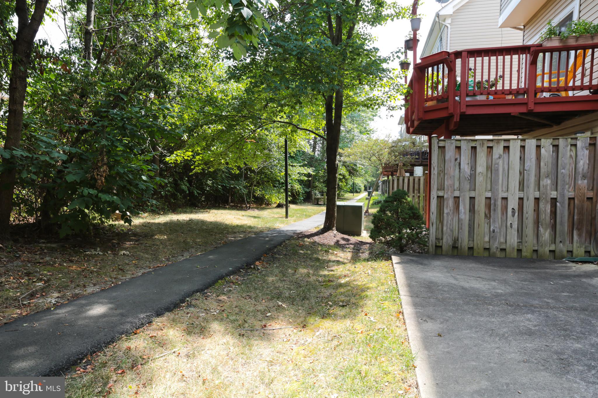 23098 Fontwell Sq