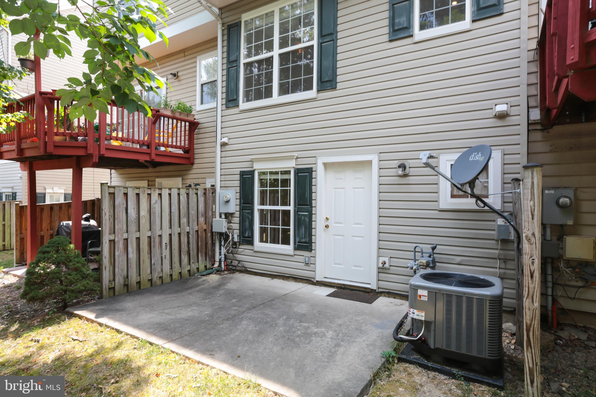 23098 Fontwell Sq