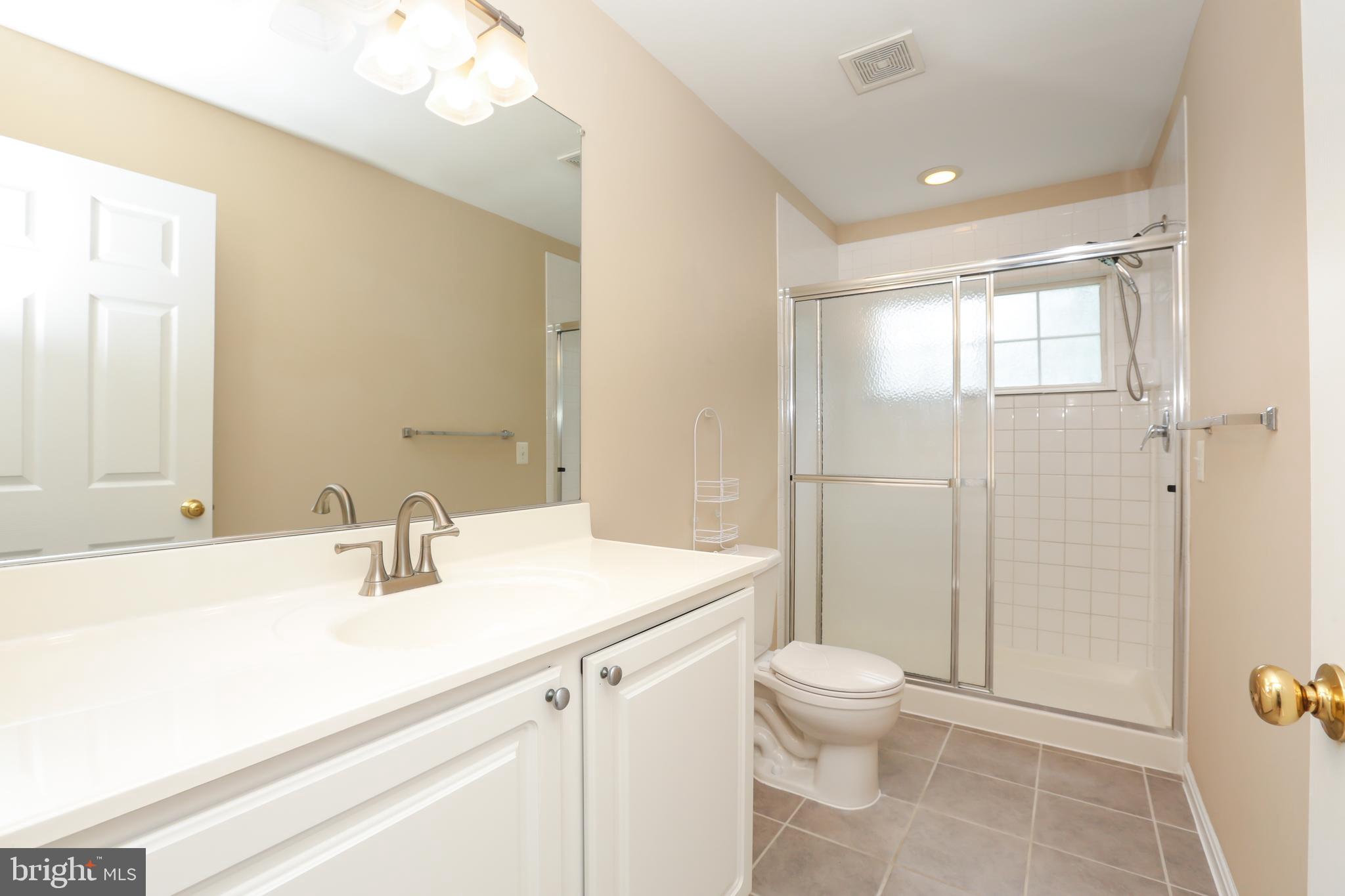 23098 Fontwell Sq
