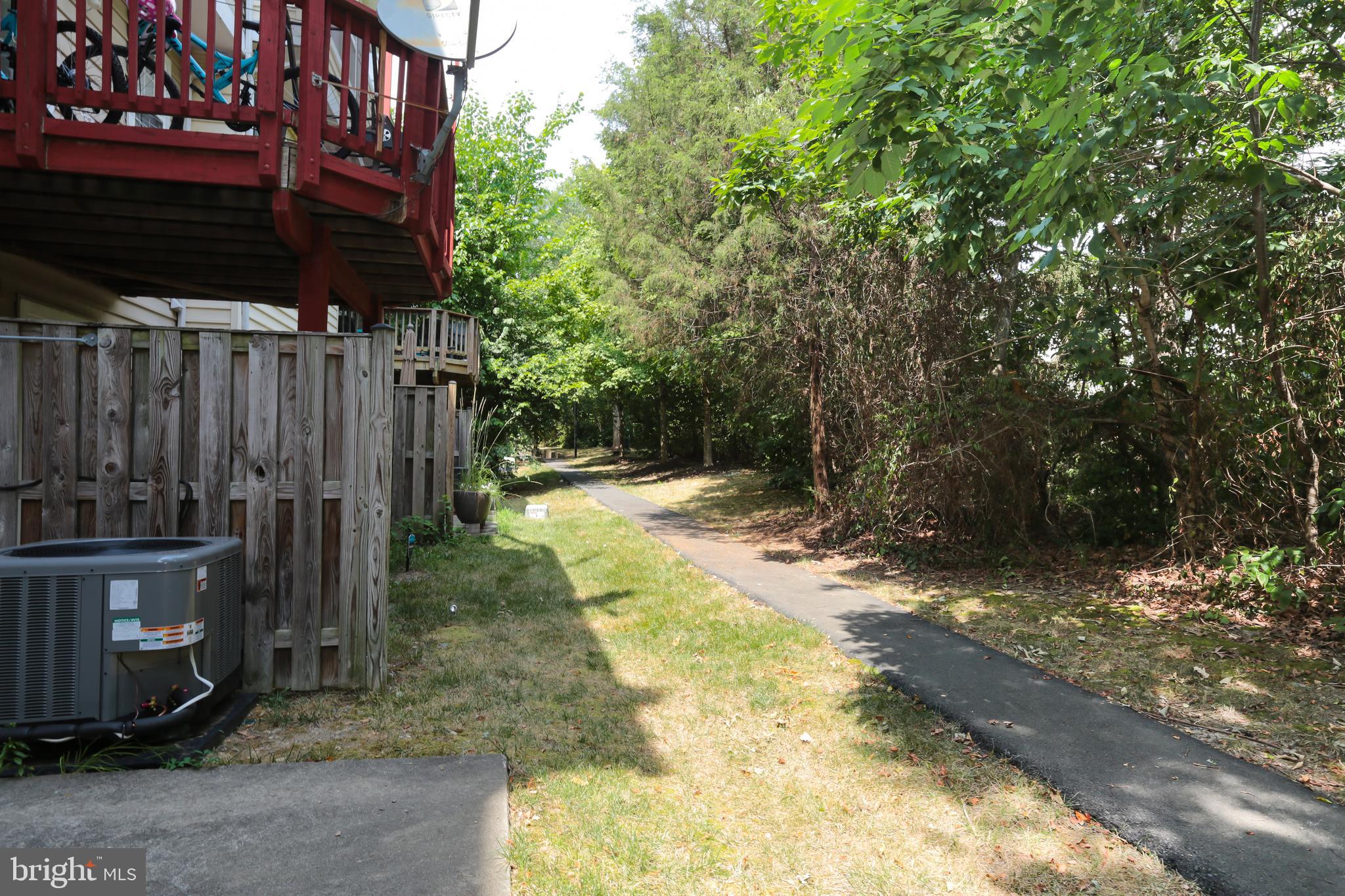 23098 Fontwell Sq