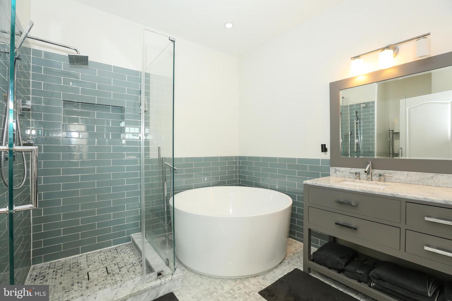 18495 Perdido Bay Ter