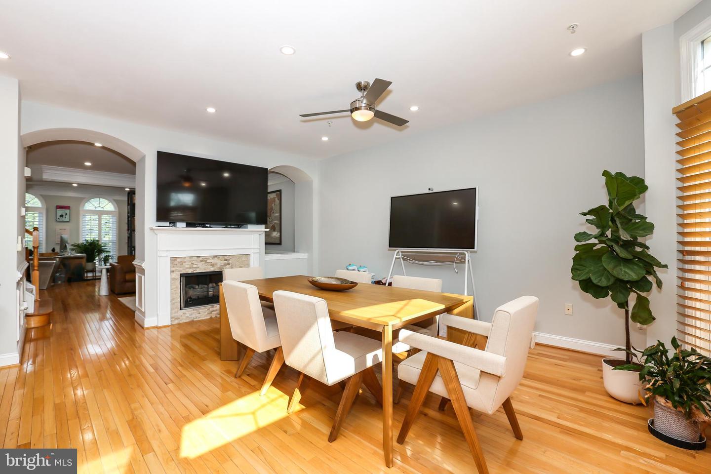 18495 Perdido Bay Ter