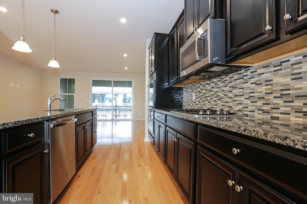 43494 APPLE ORCHARD SQUARE
