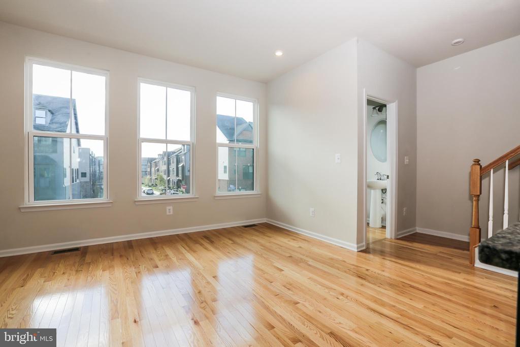 43494 APPLE ORCHARD SQUARE