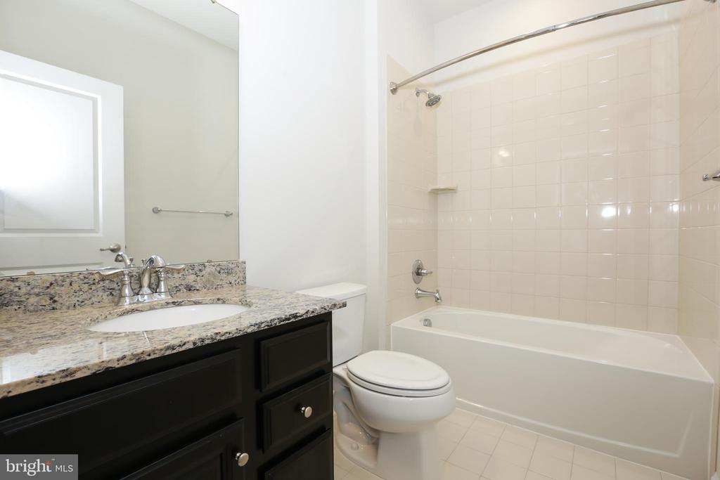 43494 APPLE ORCHARD SQUARE