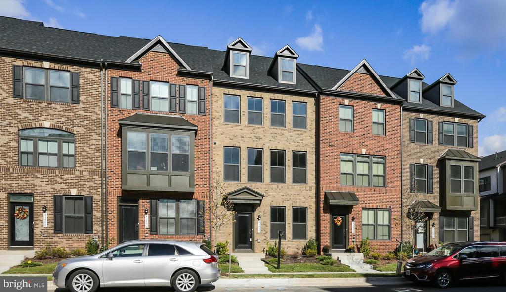 43494 APPLE ORCHARD SQUARE