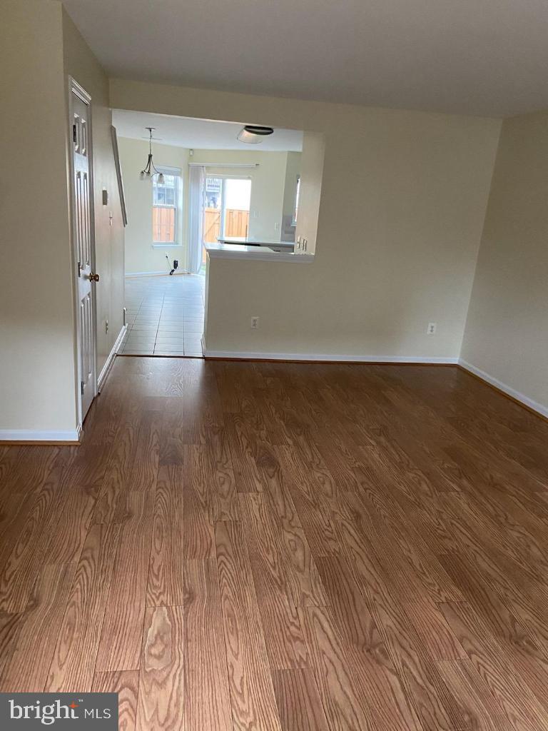 45453 HERITAGE TRAIL SQUARE