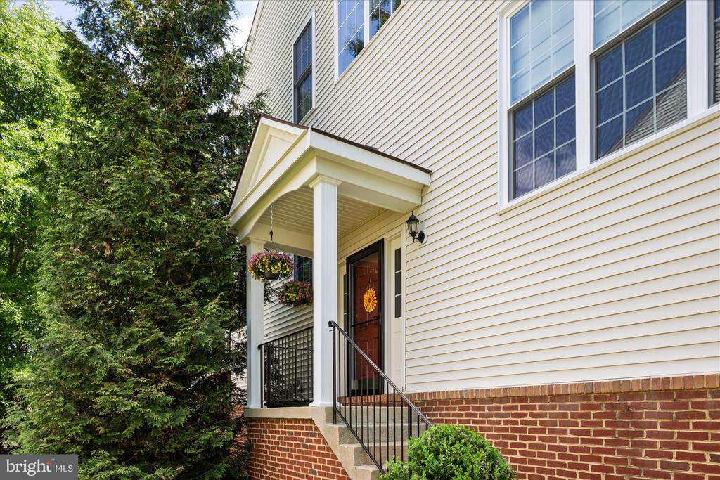 208 MISTY POND TERRACE