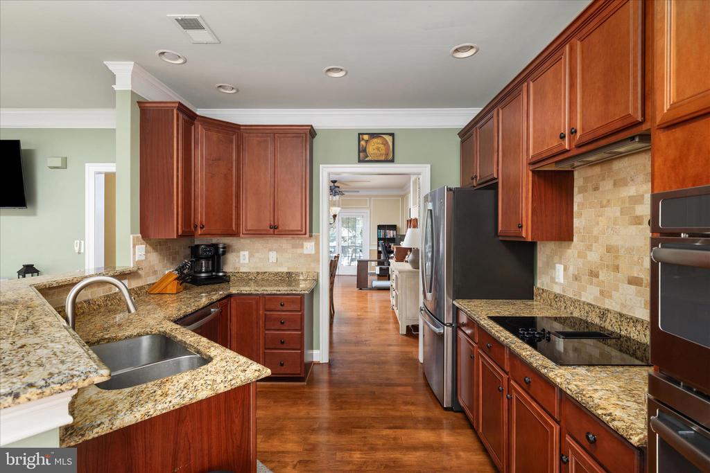 208 MISTY POND TERRACE