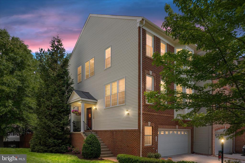208 MISTY POND TERRACE
