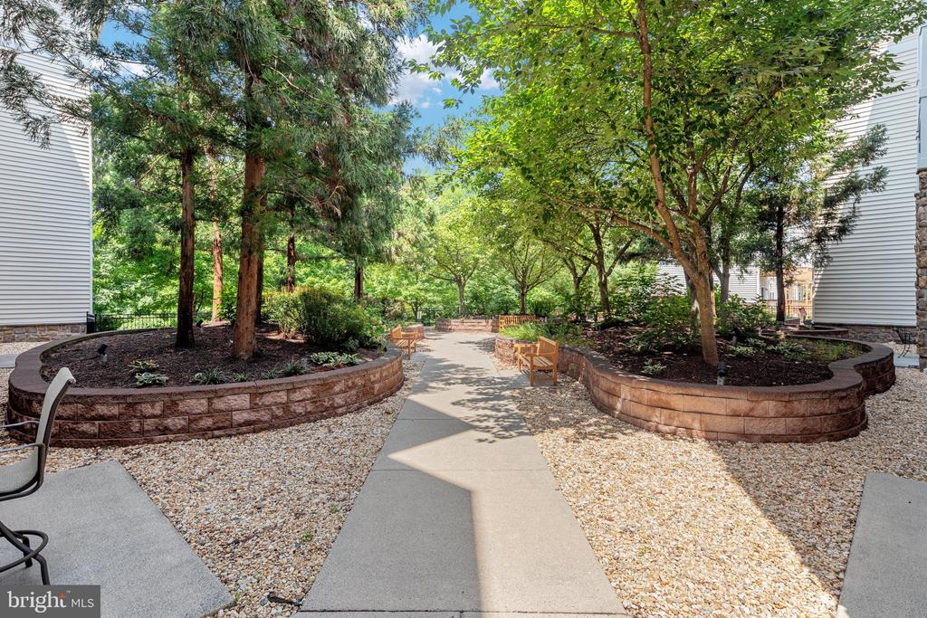 24701 BYRNE MEADOW SQUARE Unit: 406