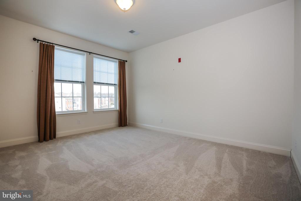 10275 FOUNTAIN CIRCLE 408