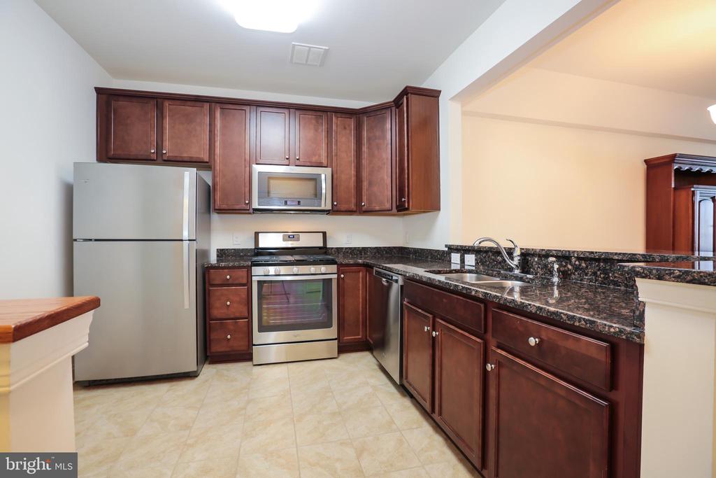 10275 FOUNTAIN CIRCLE 408
