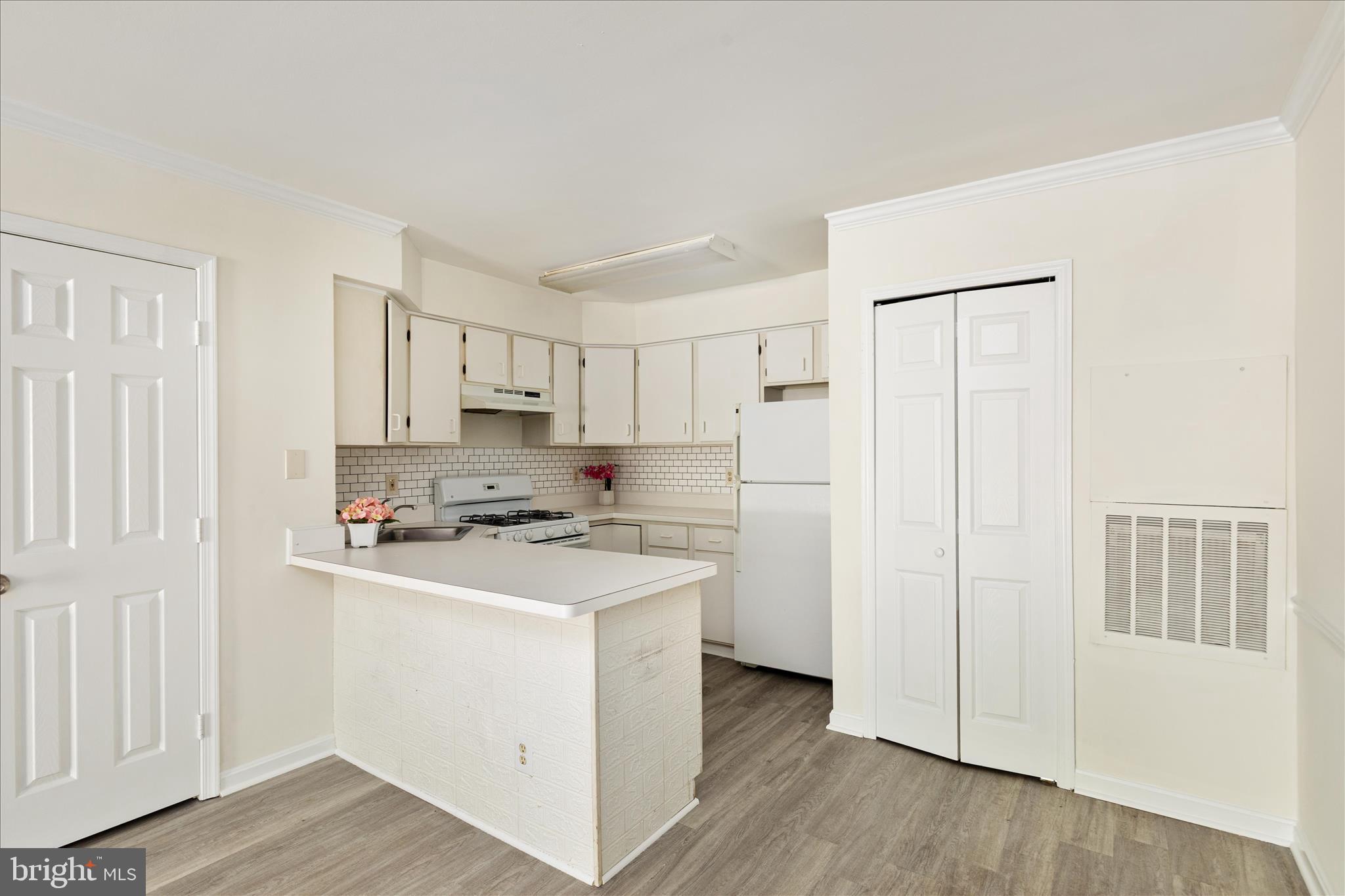 9202 AZURE COURT 102