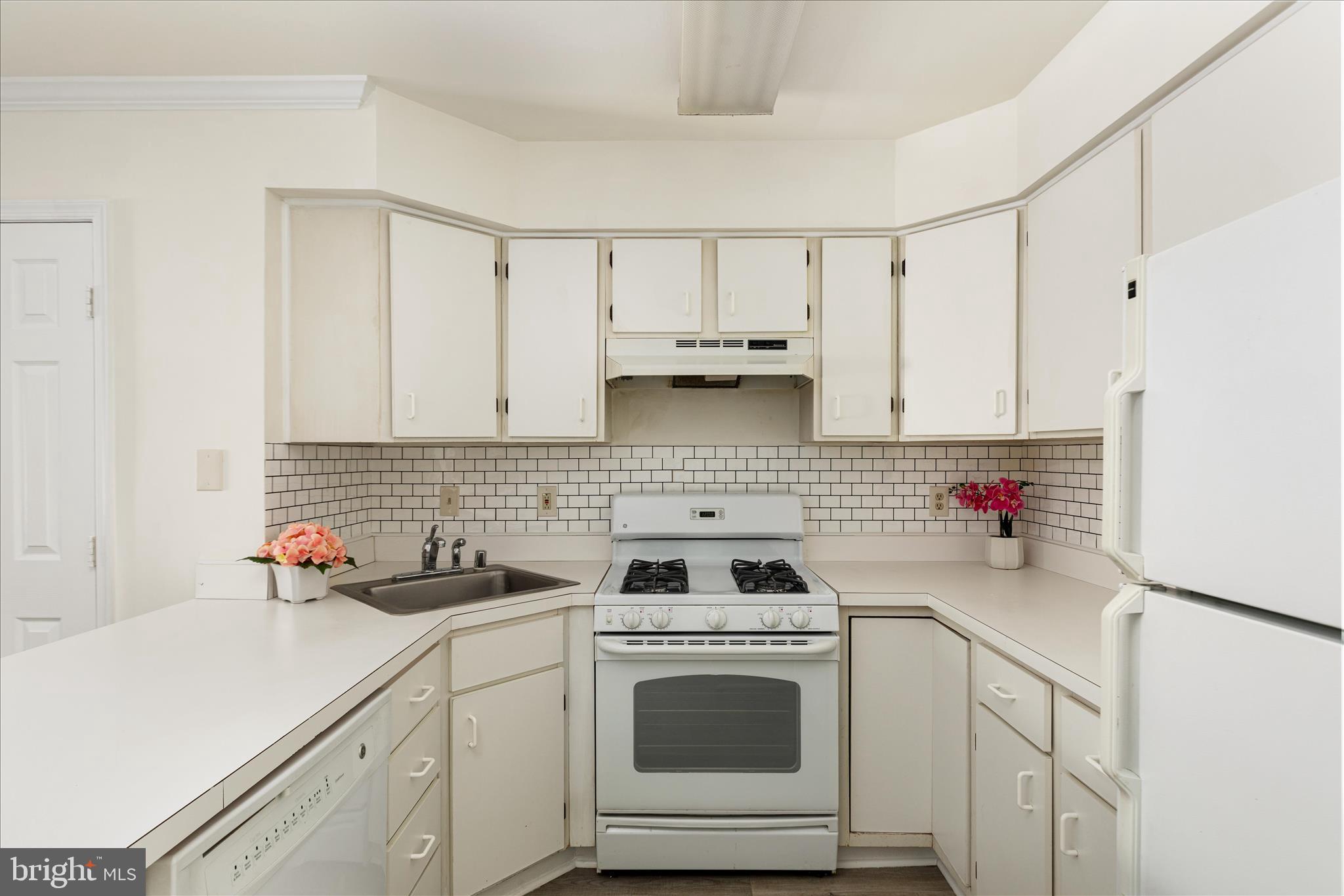 9202 AZURE COURT 102