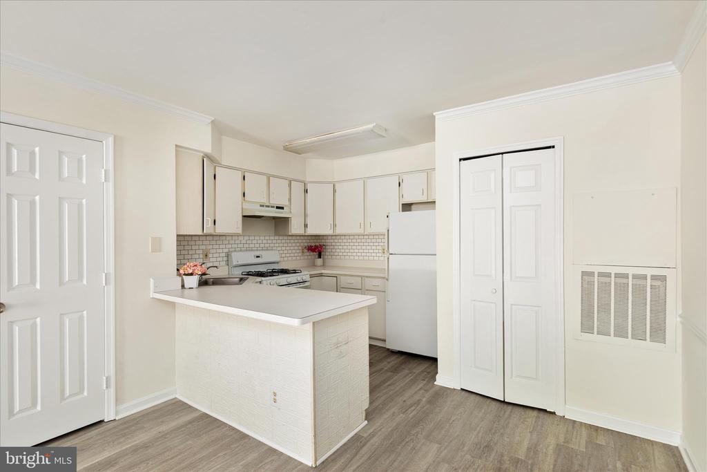 9202 AZURE COURT 102