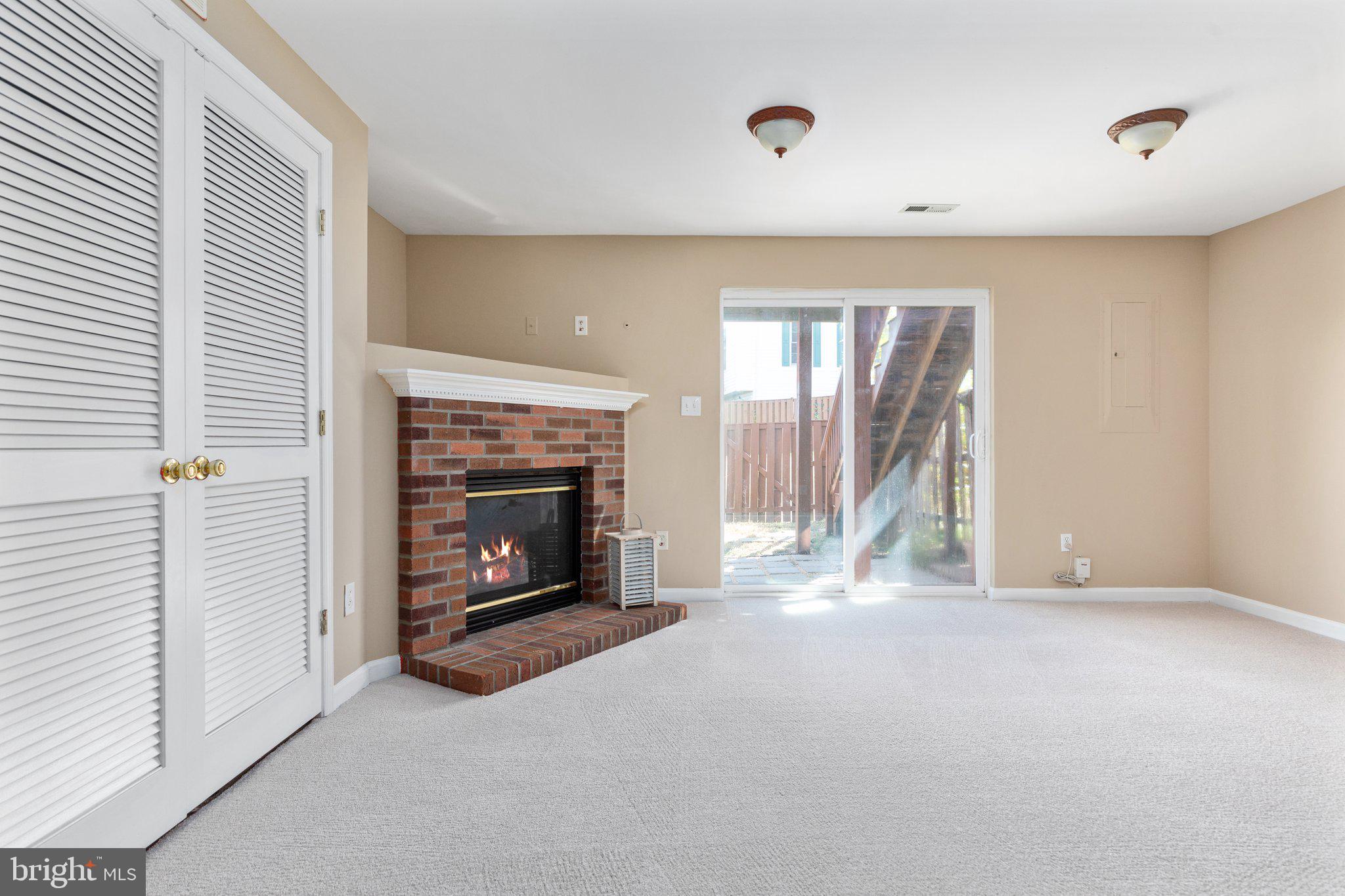 10523 Montrose Way