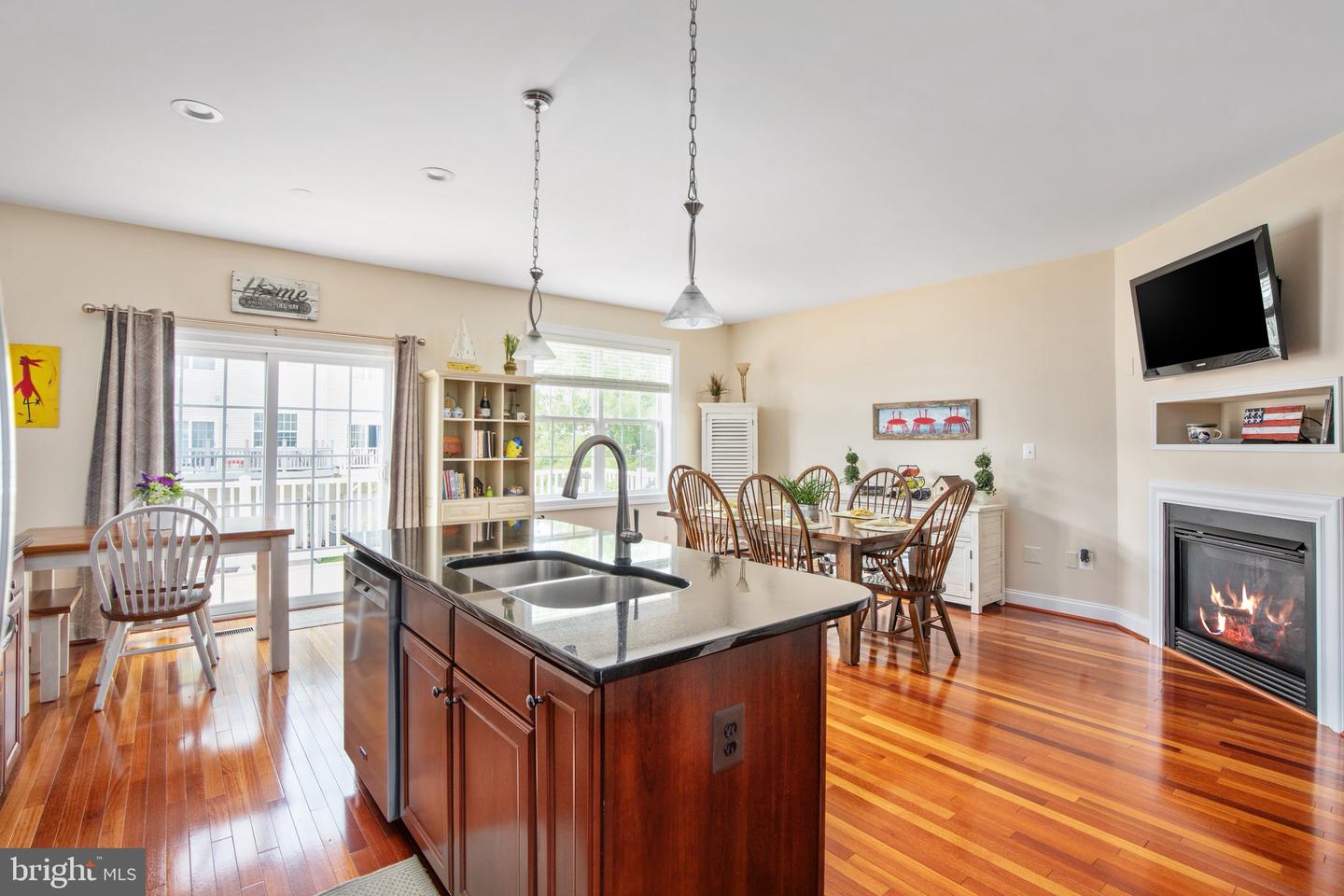 15864 MacKenzie Manor Dr