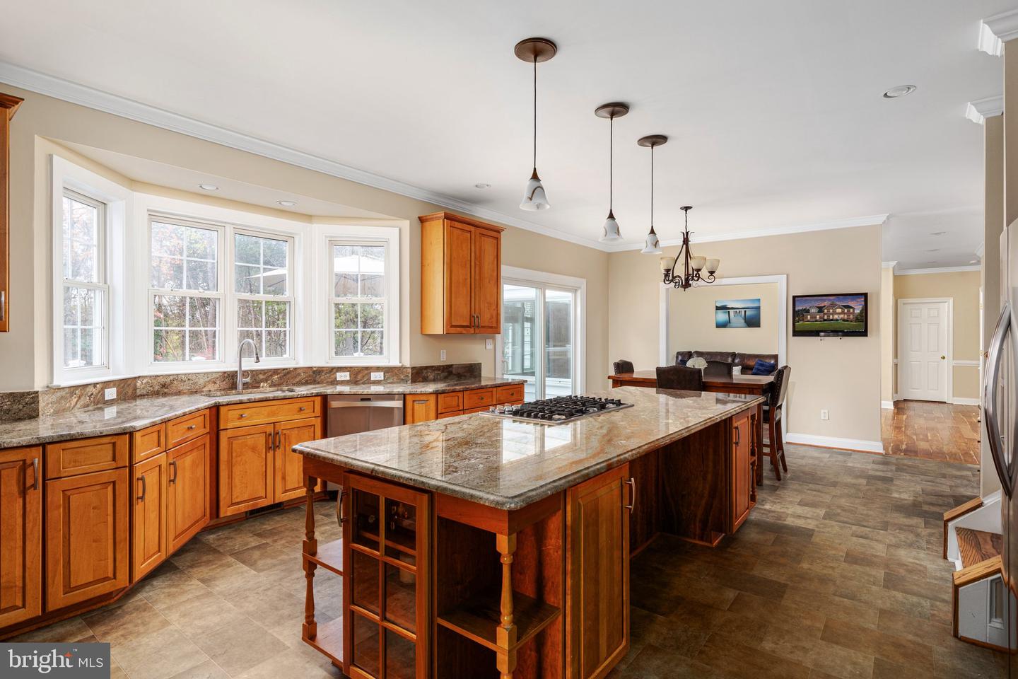 8008 Buschwood Mews