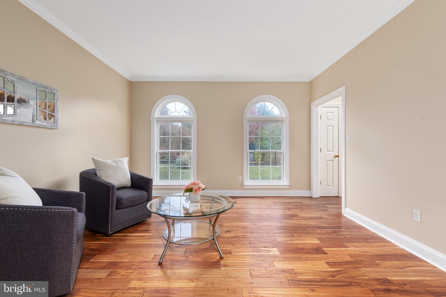 8008 Buschwood Mews