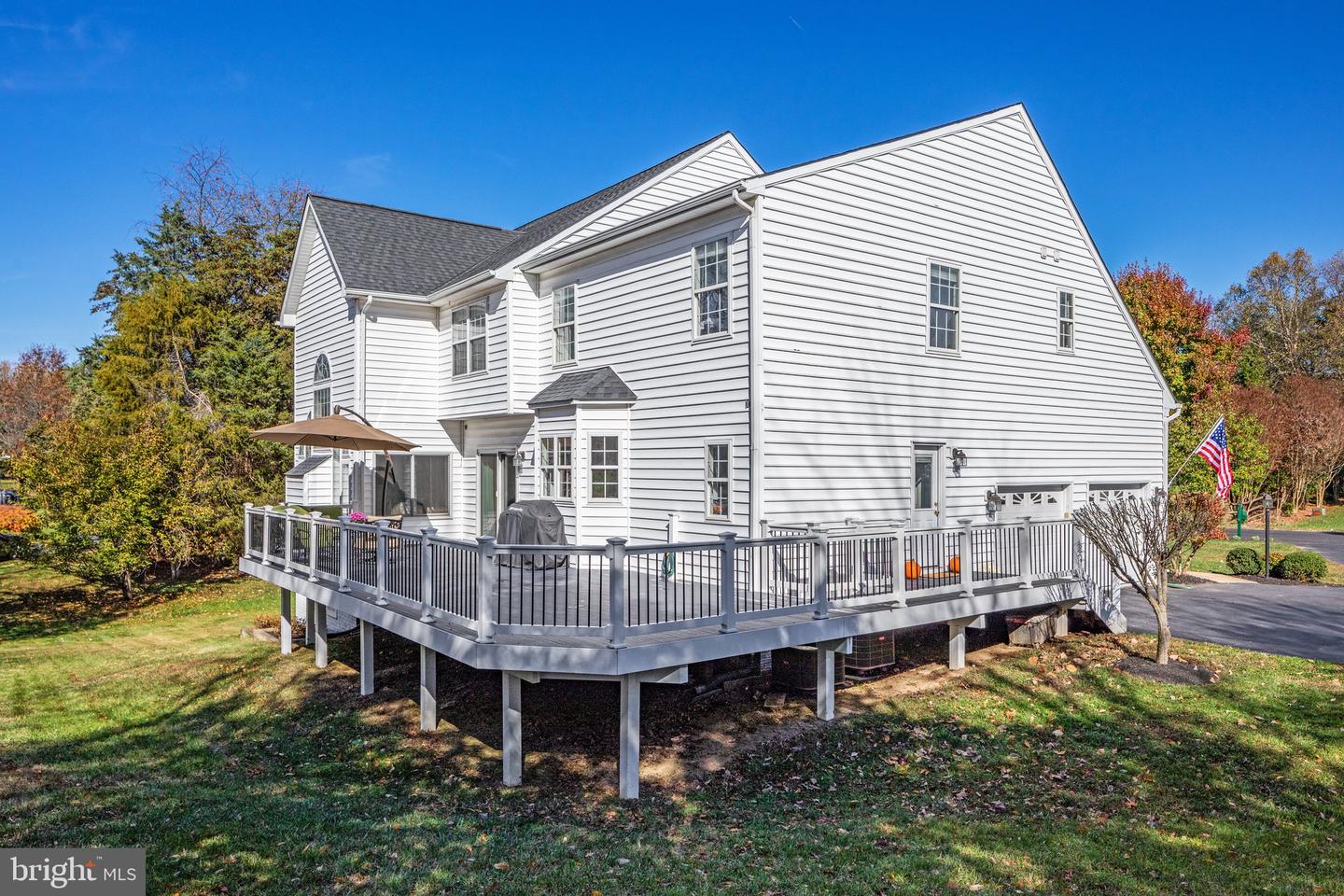 8008 Buschwood Mews