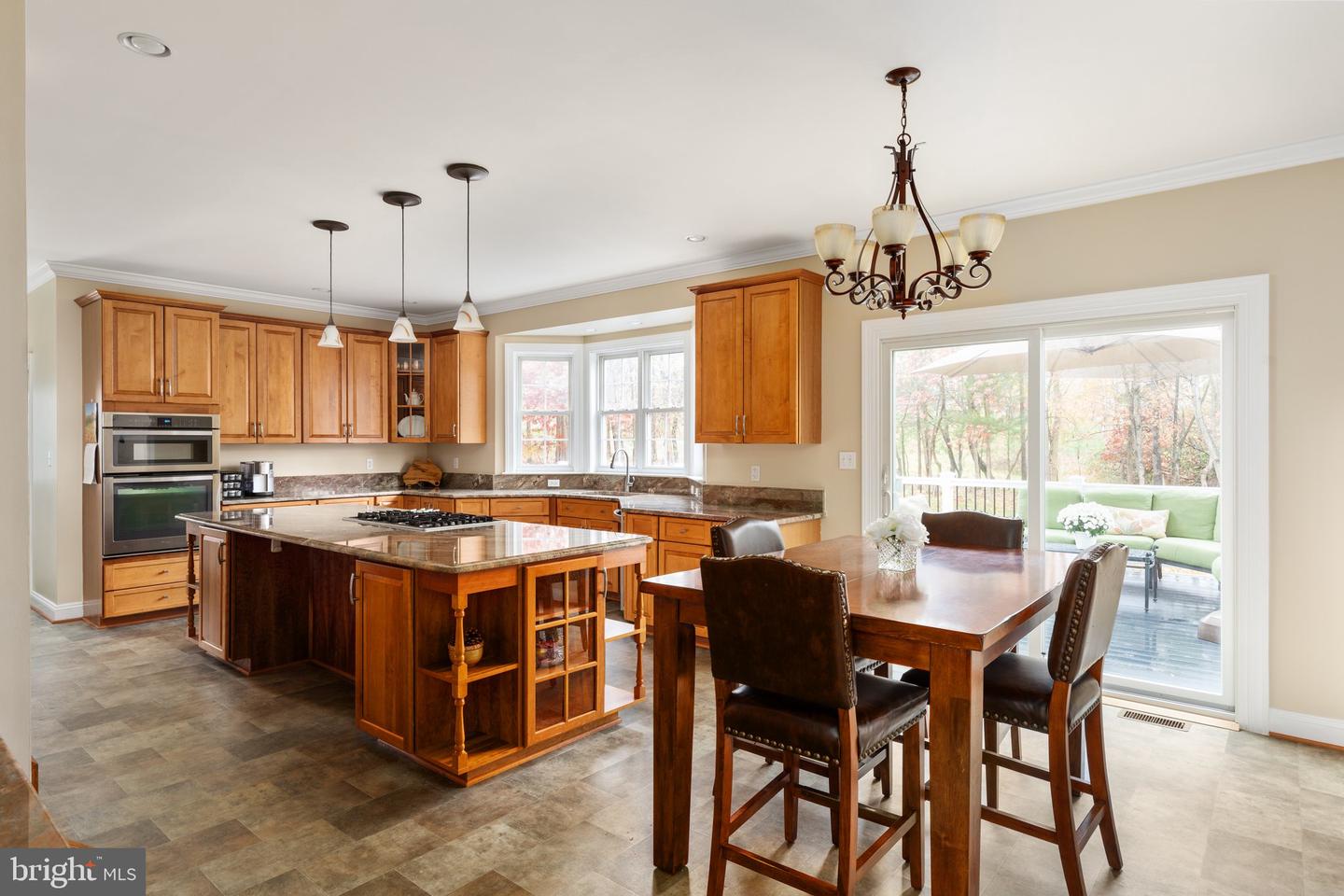 8008 Buschwood Mews