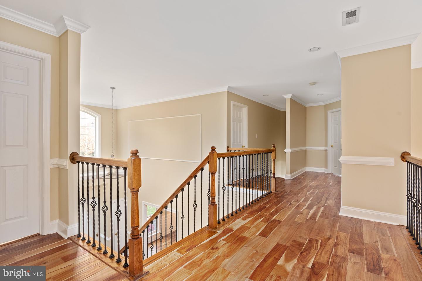 8008 Buschwood Mews