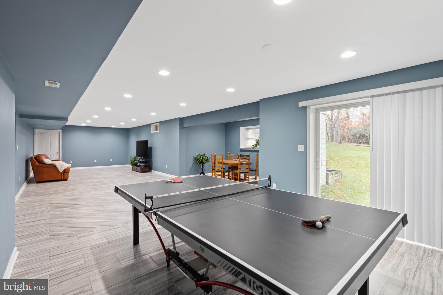 8008 Buschwood Mews