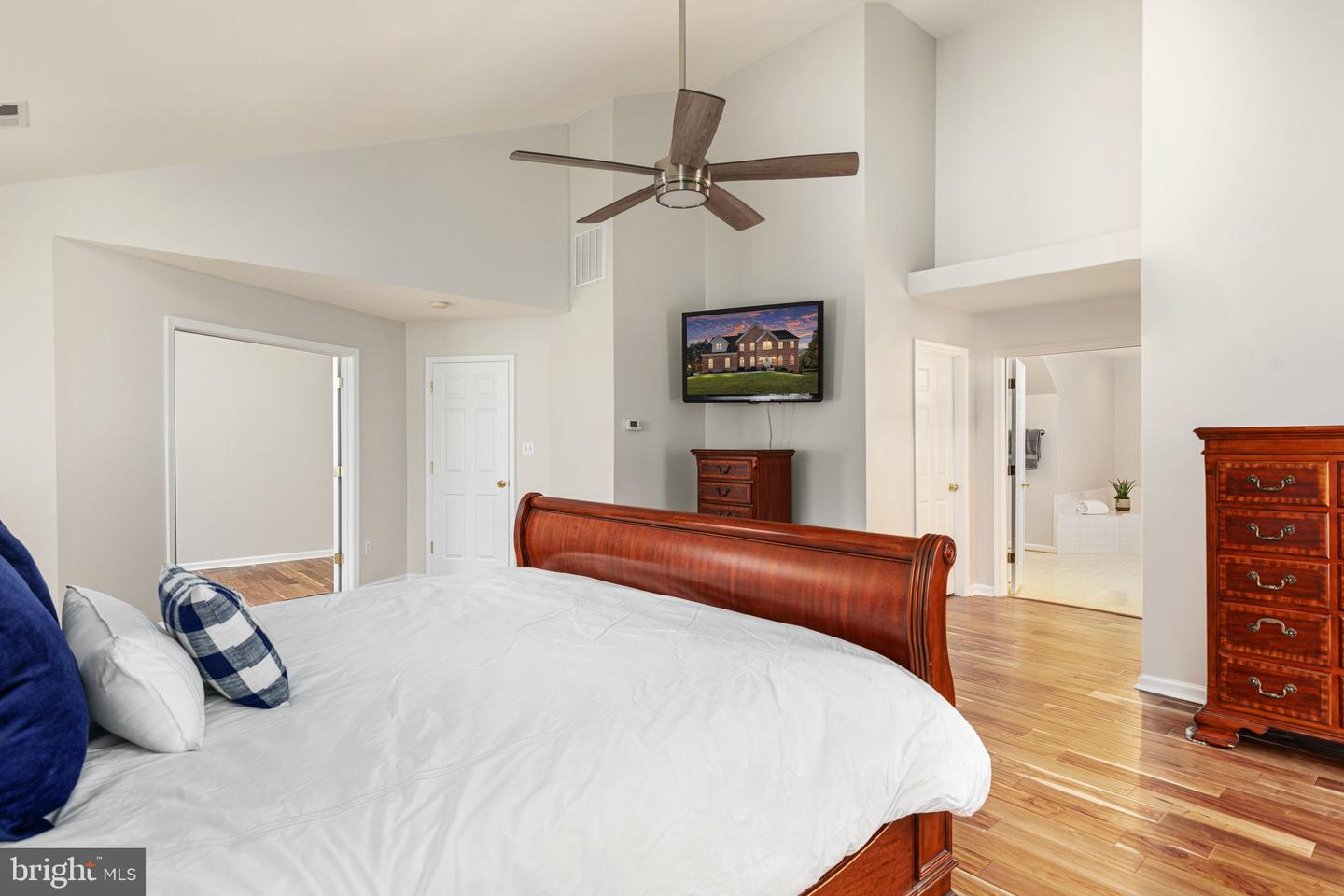8008 Buschwood Mews
