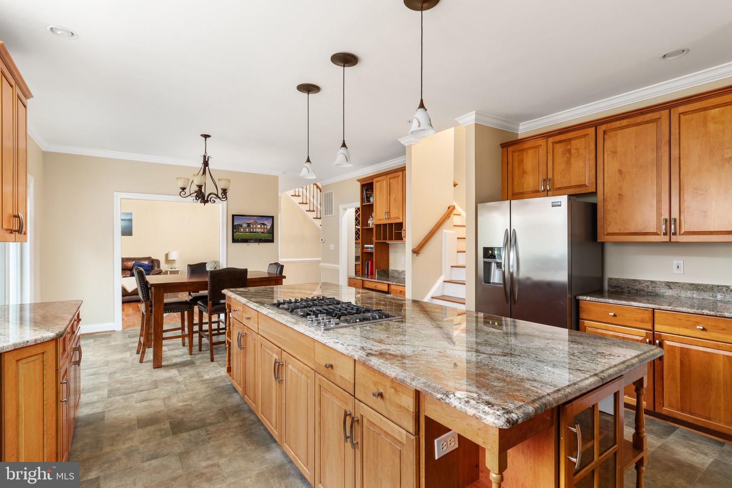 8008 Buschwood Mews
