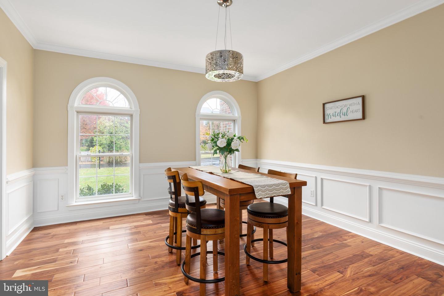 8008 Buschwood Mews