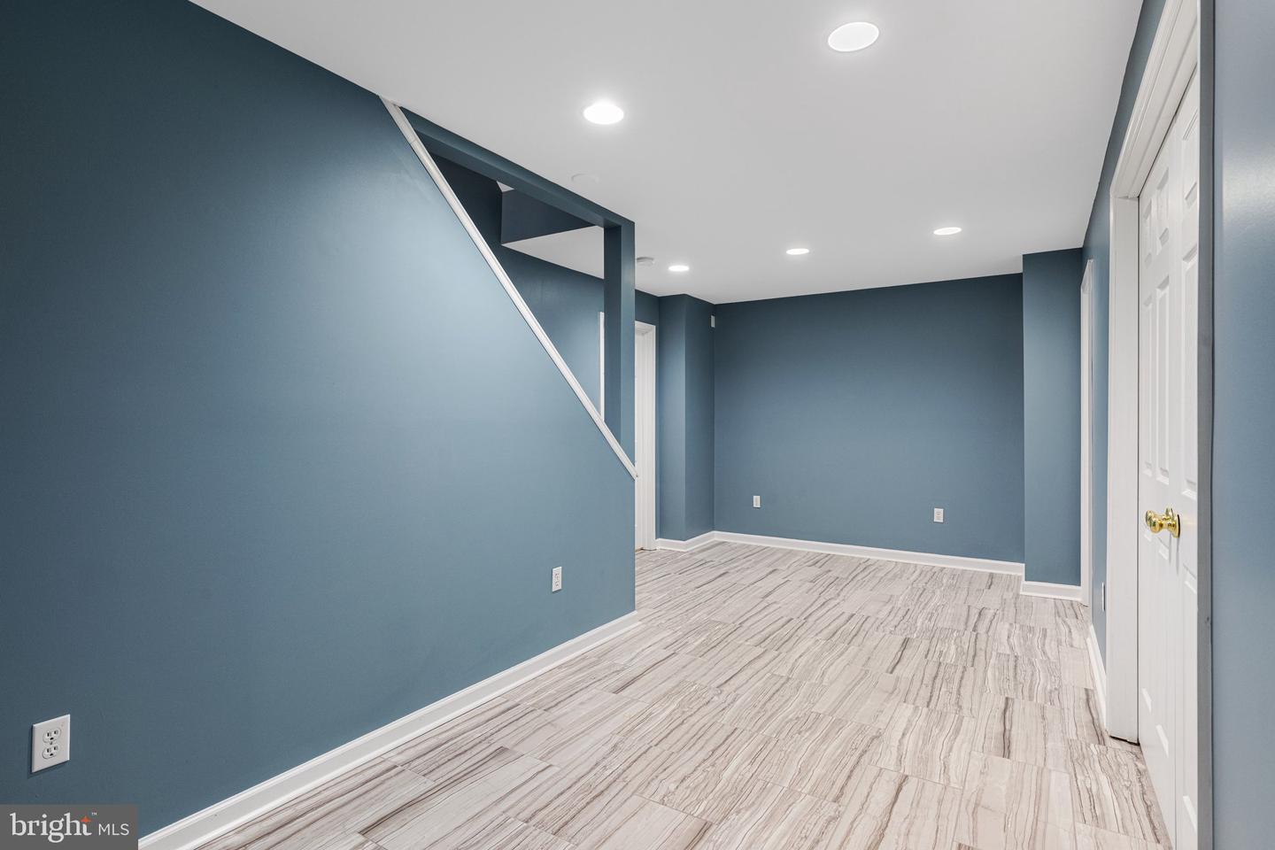 8008 Buschwood Mews