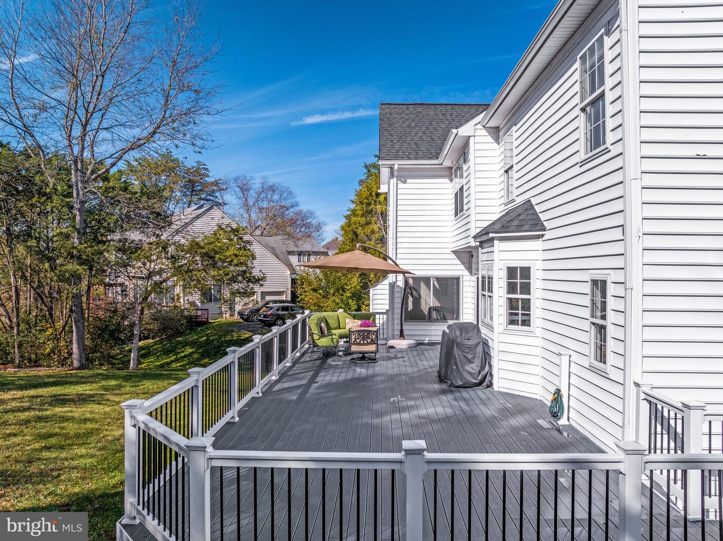 8008 Buschwood Mews