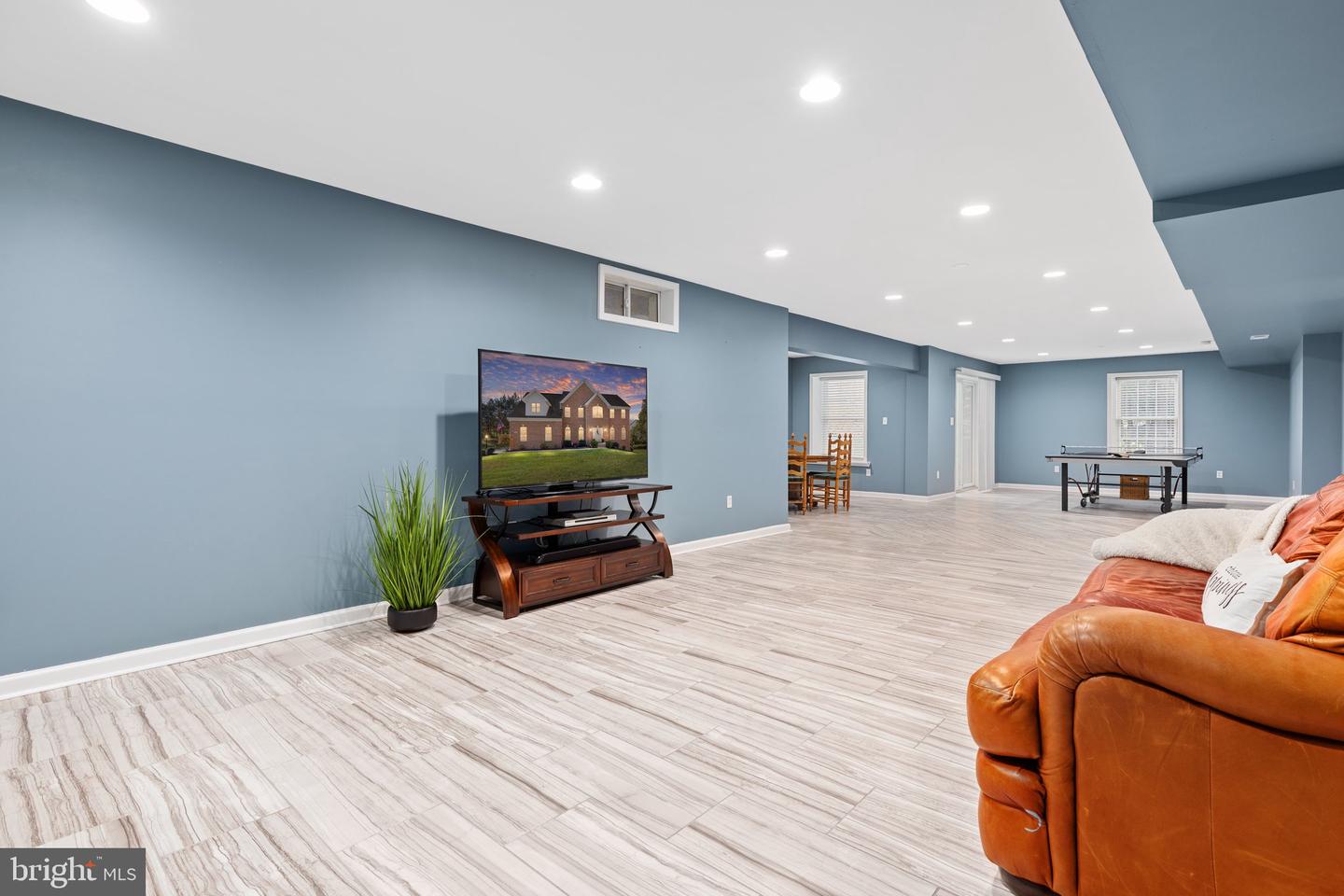 8008 Buschwood Mews