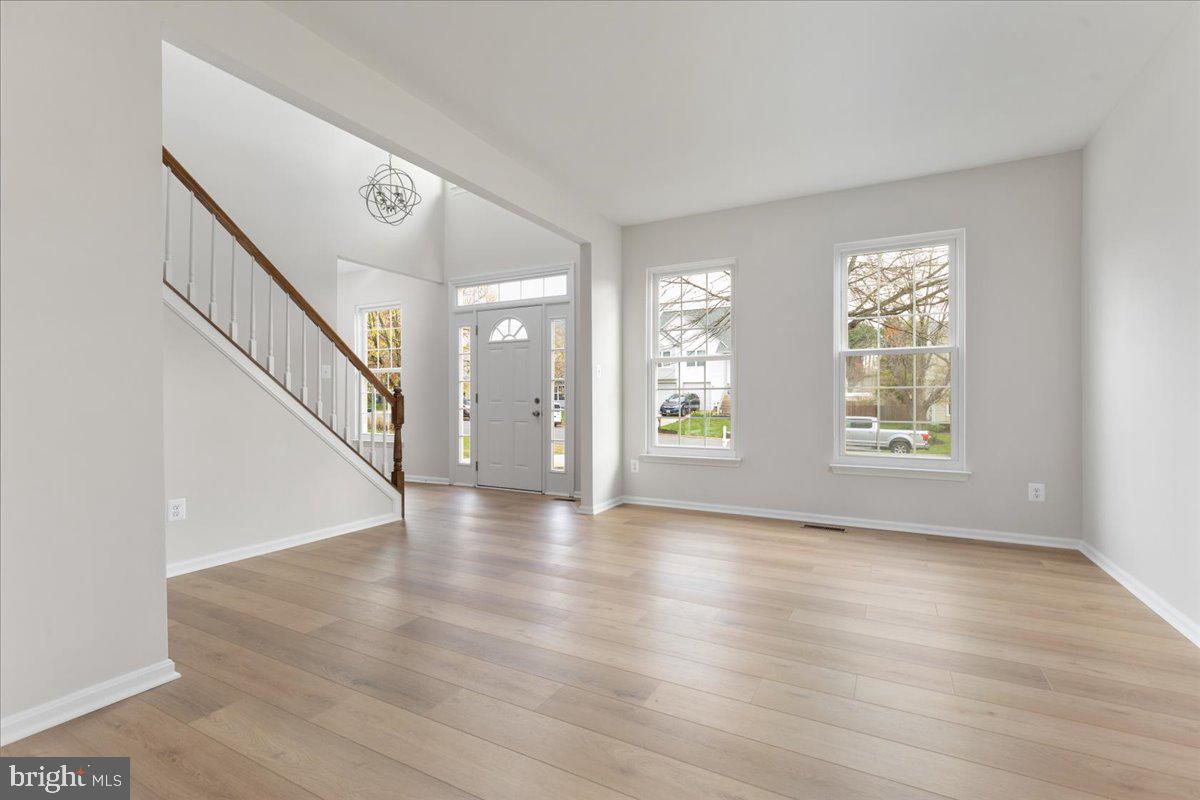 8940 Dennis Ct