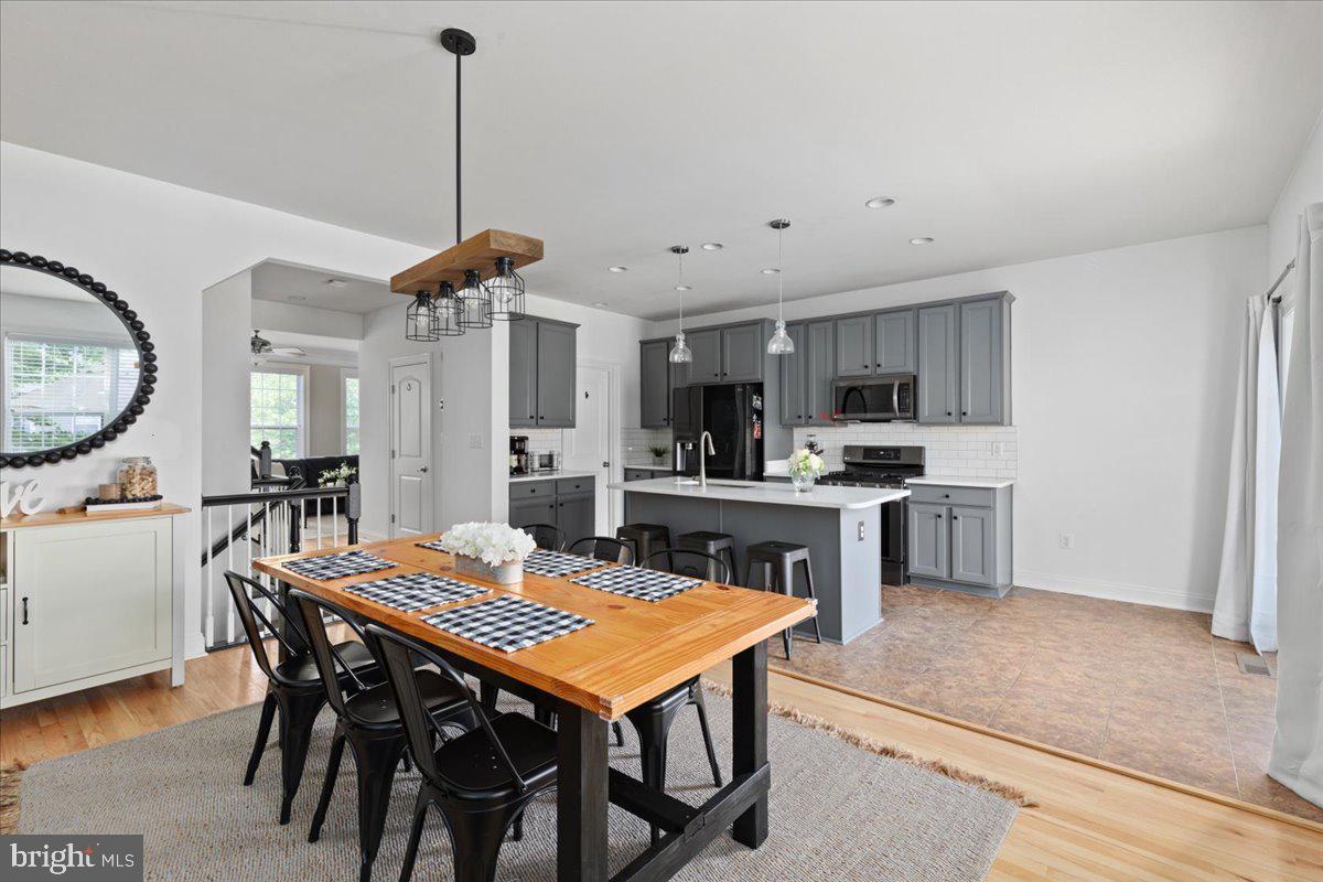 15876 MacKenzie Manor Dr