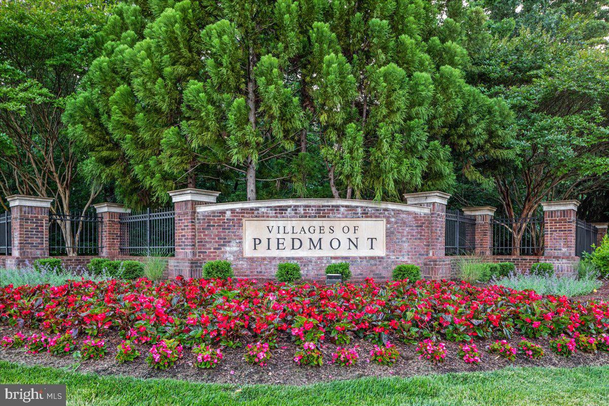 15876 MacKenzie Manor Dr