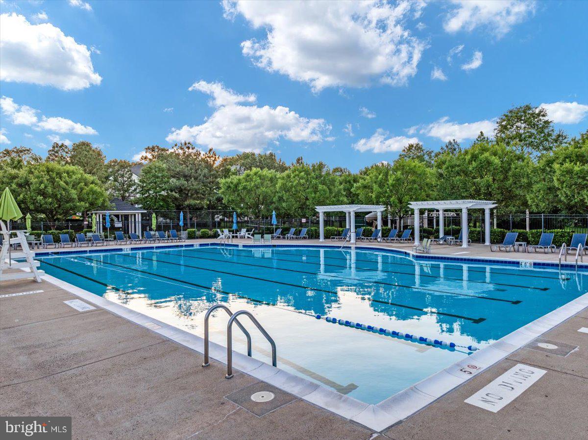 15876 MacKenzie Manor Dr