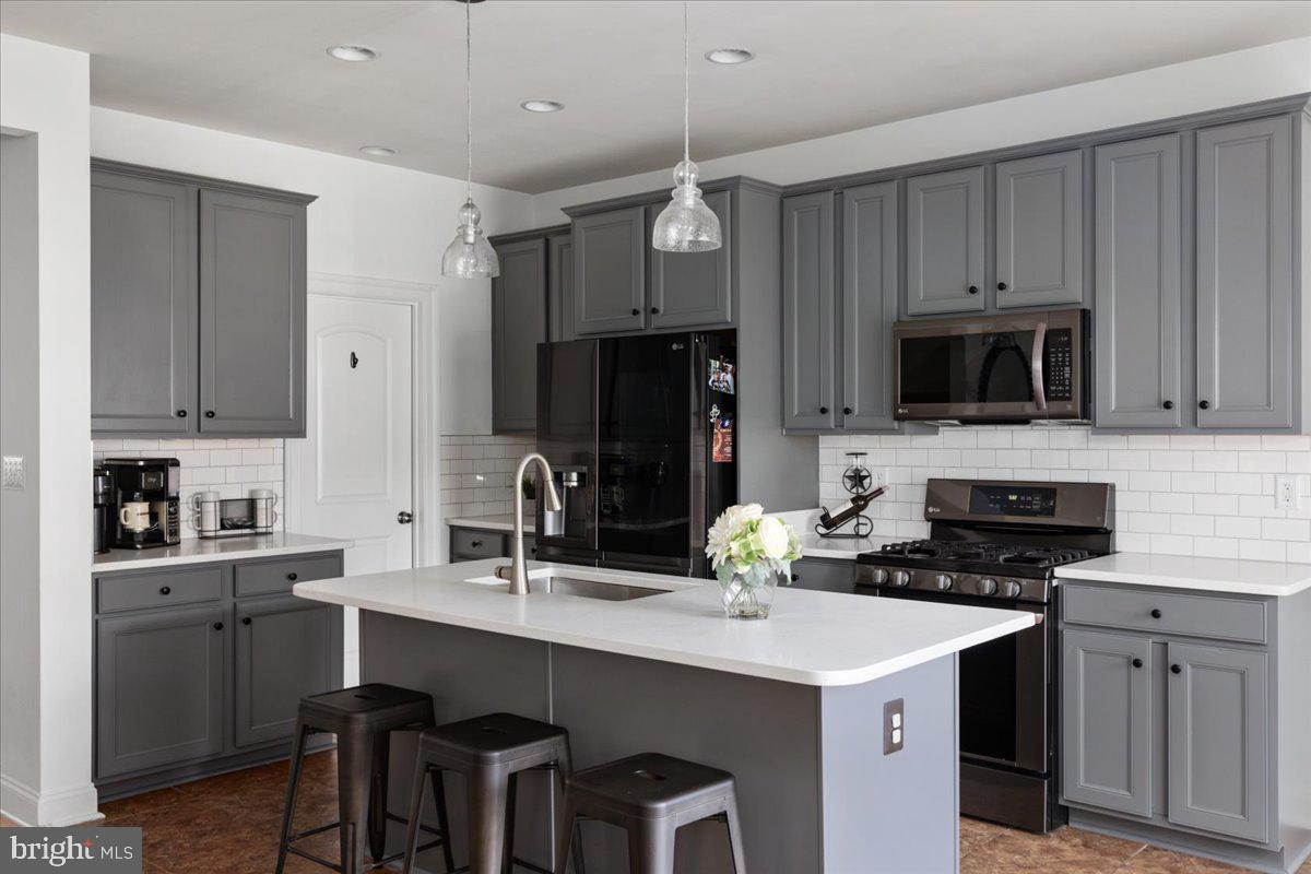 15876 MacKenzie Manor Dr