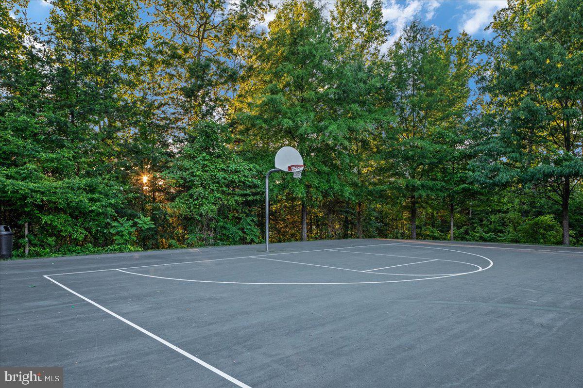 15876 MacKenzie Manor Dr