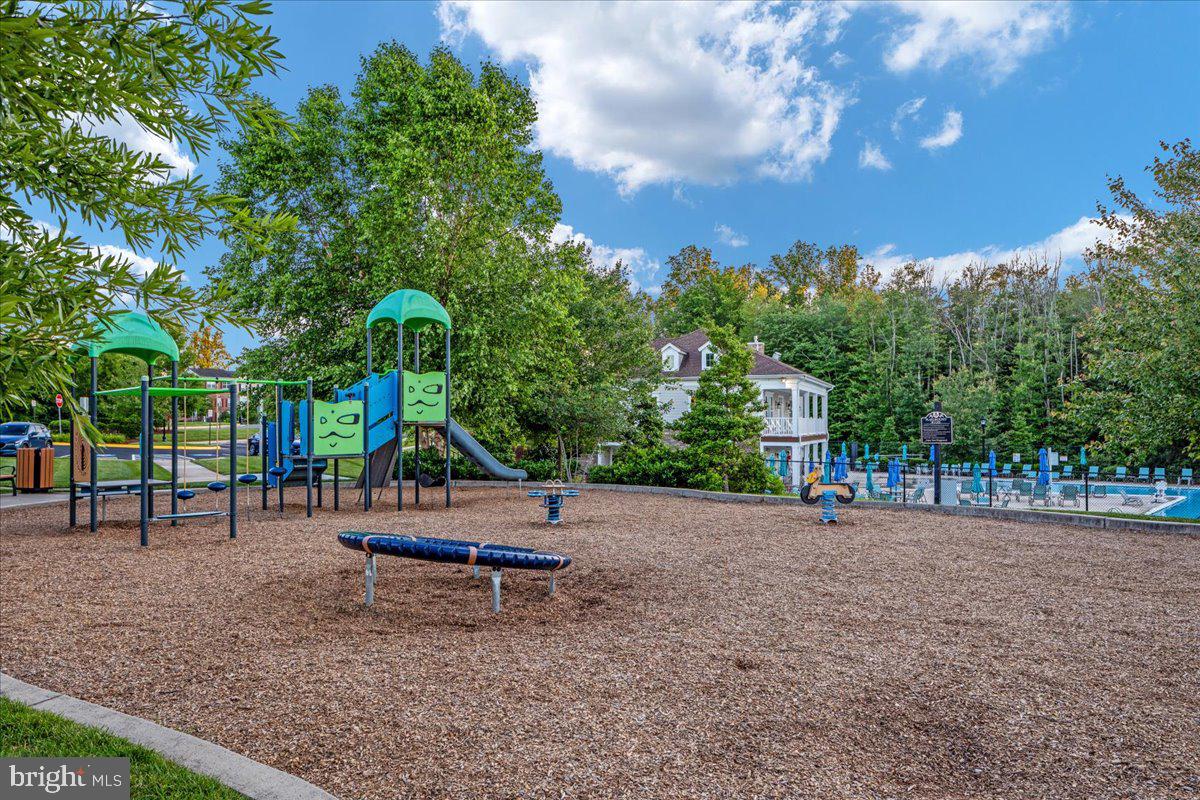 15876 MacKenzie Manor Dr