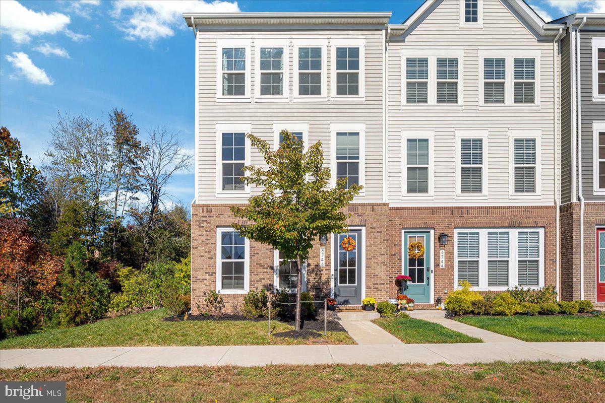 6746 Upland Manor Dr