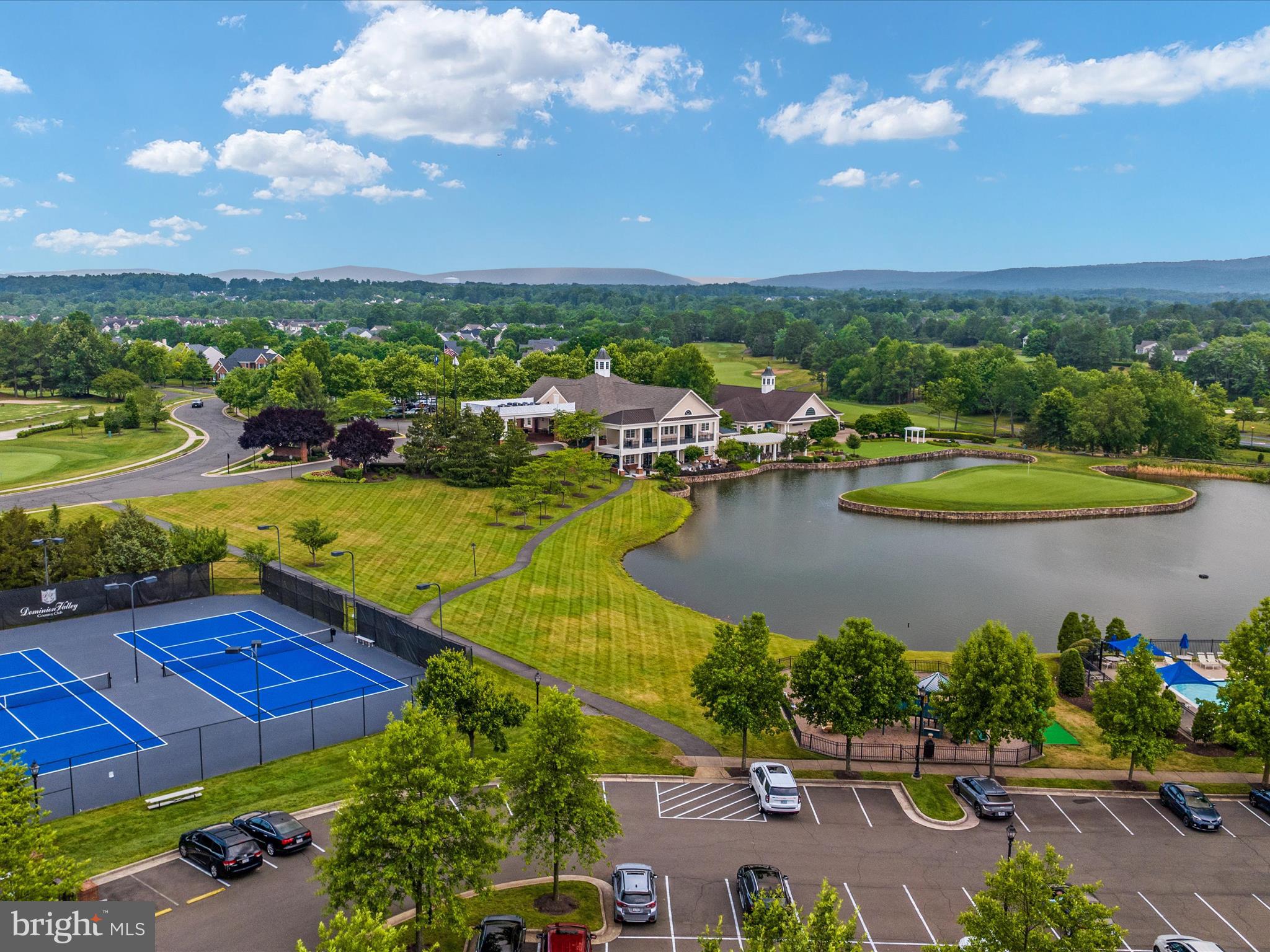 5032 Warwick Hills Ct