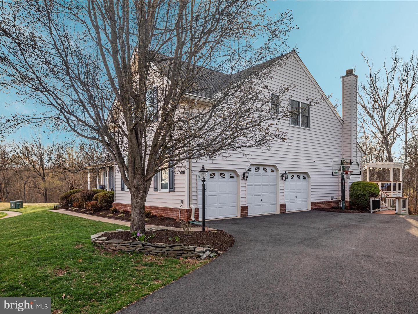 5032 Warwick Hills Ct