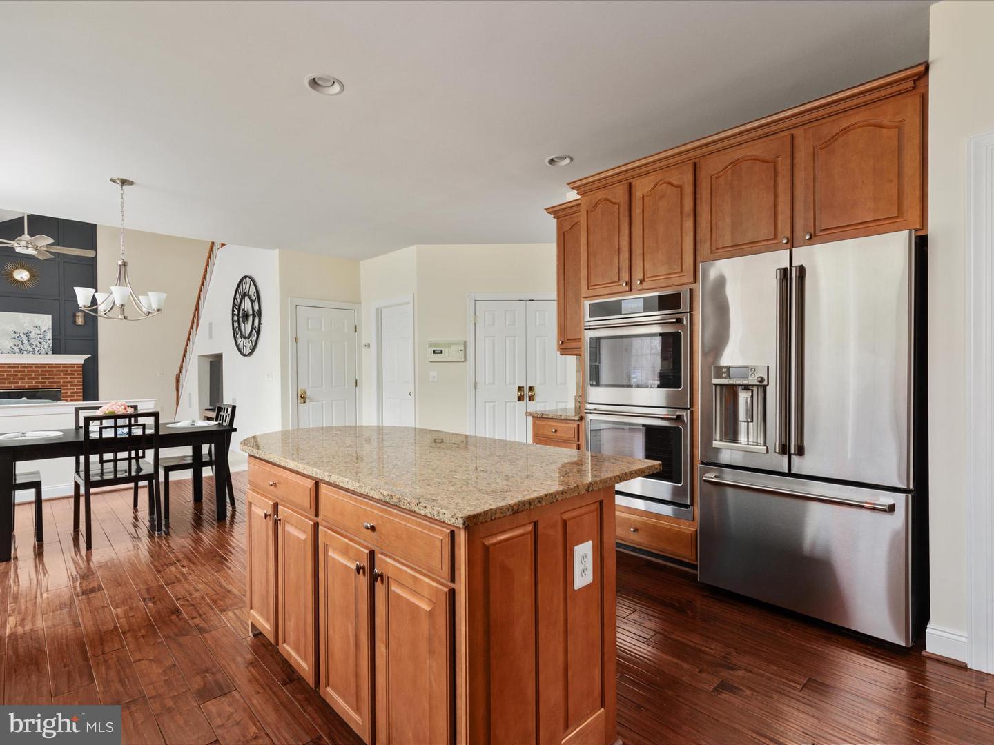 5032 Warwick Hills Ct