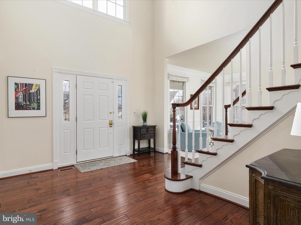 5032 Warwick Hills Ct