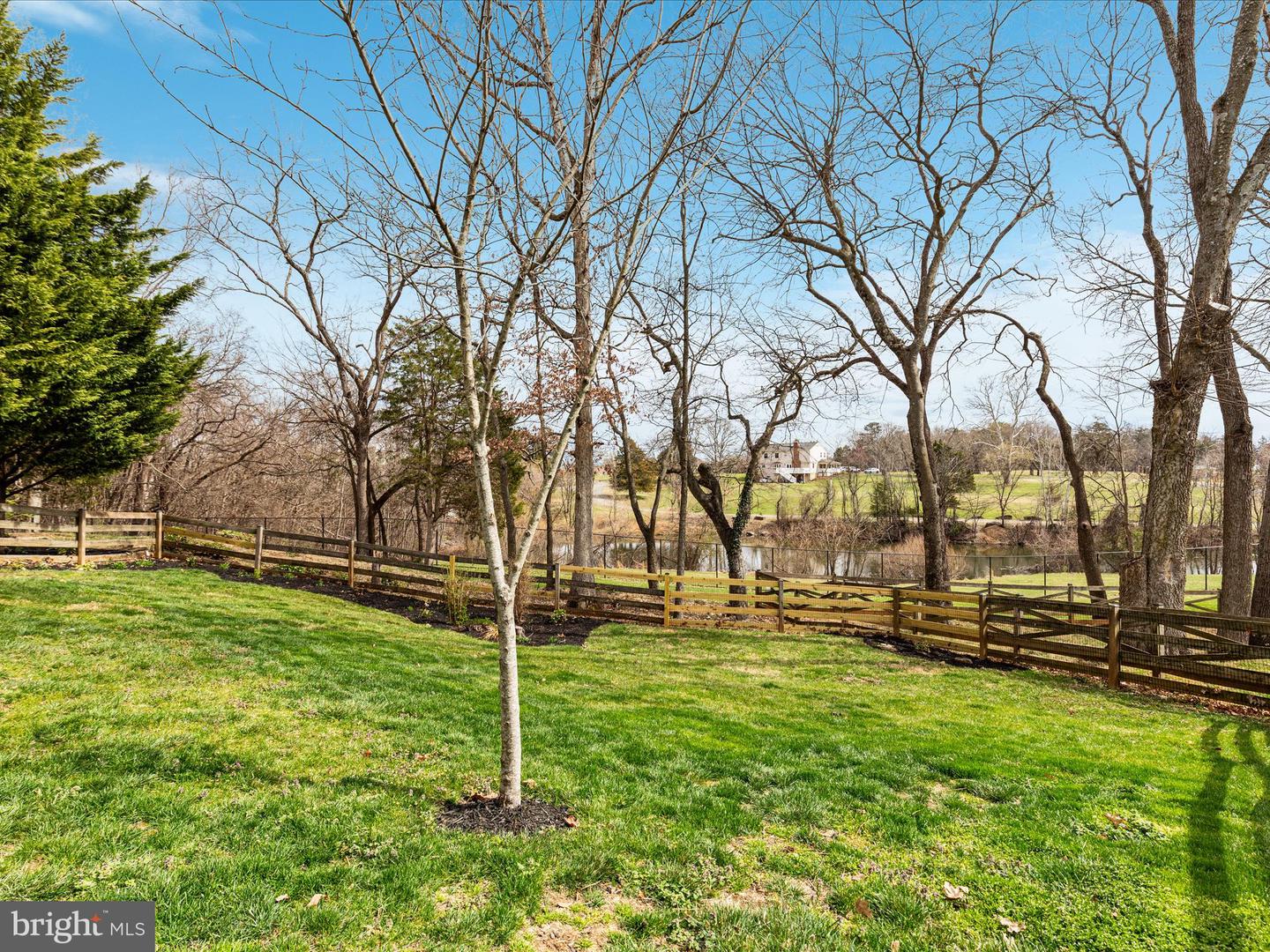 9847 Rainleaf Ct