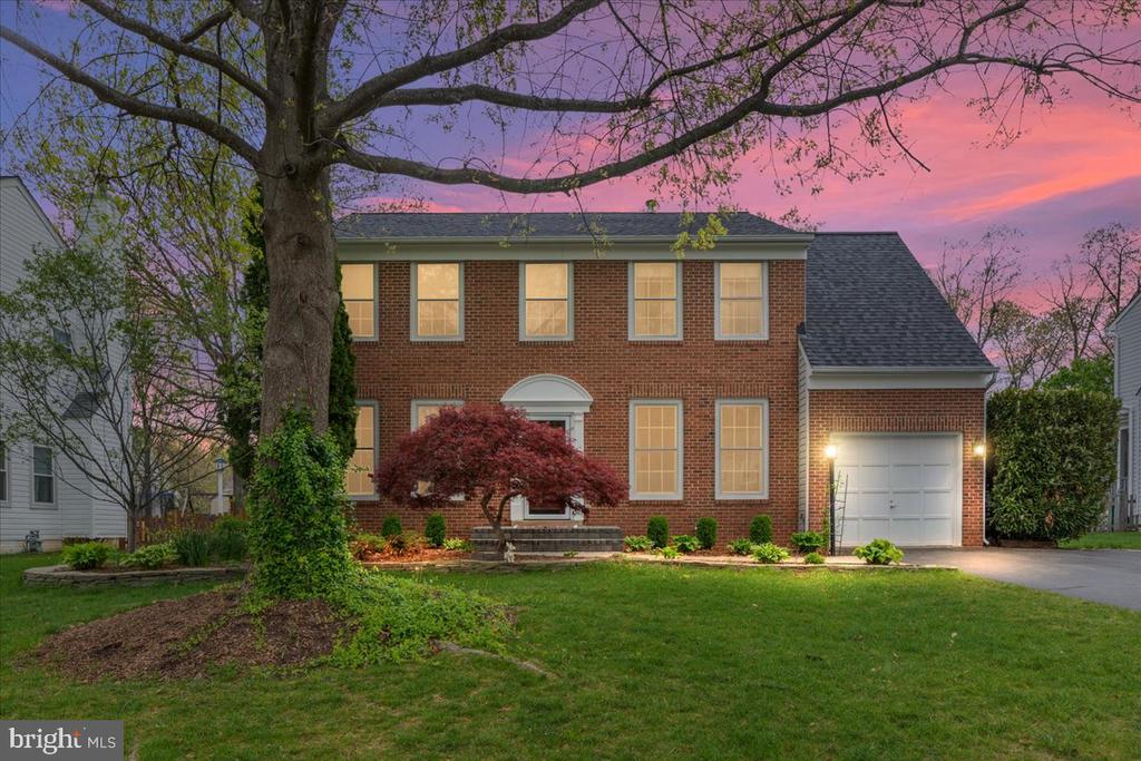 8747 DIAMOND HILL DR