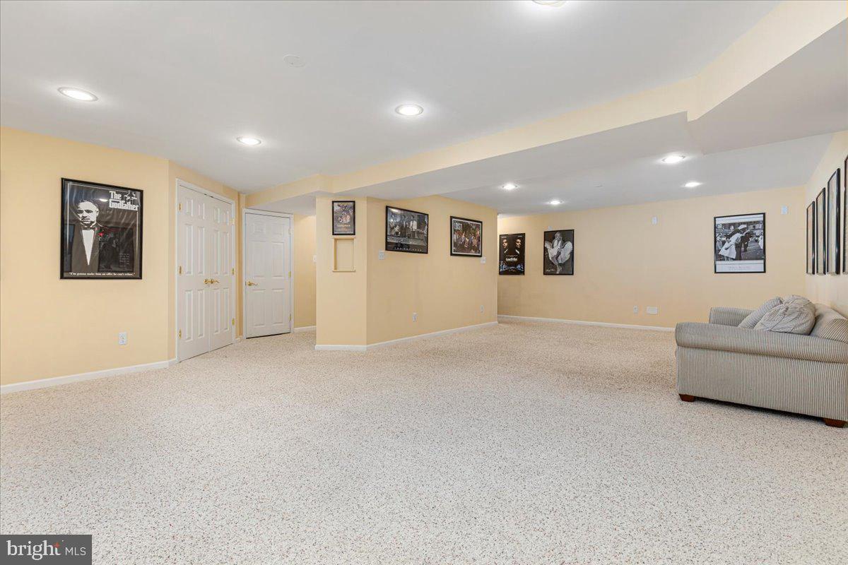 8747 DIAMOND HILL DR